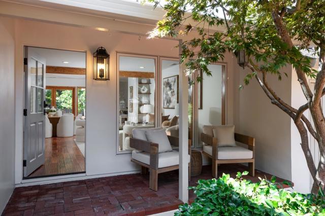 4112 Fair Oaks Avenue, Menlo Park CA: https://media.crmls.org/mediaz/59da0427-6e02-43eb-8442-e06da10beca5.jpg