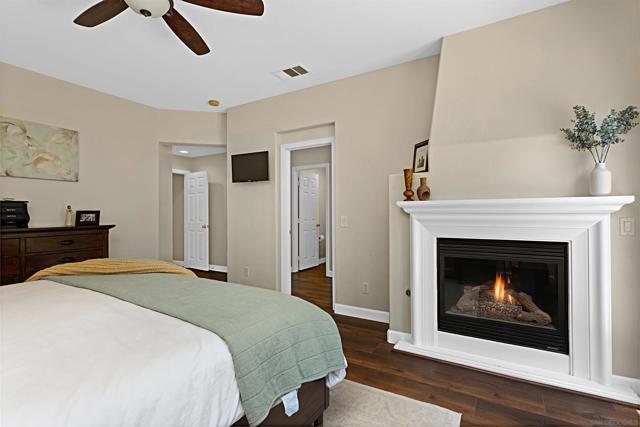 1104 Parkview Dr, Oceanside CA: https://media.crmls.org/mediaz/59da6493-ecca-4d2e-9f40-ff9468709700.jpg