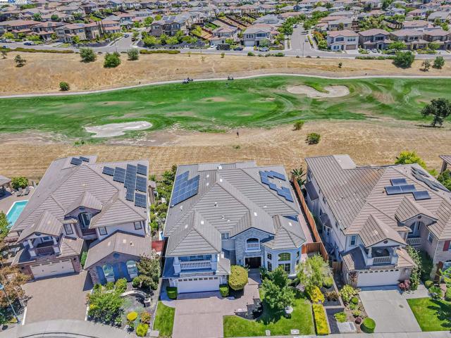 2734 E Sugar Hill Ter, Dublin CA: https://media.crmls.org/mediaz/59da9aab-47af-4189-9245-be40c1b033e4.jpg