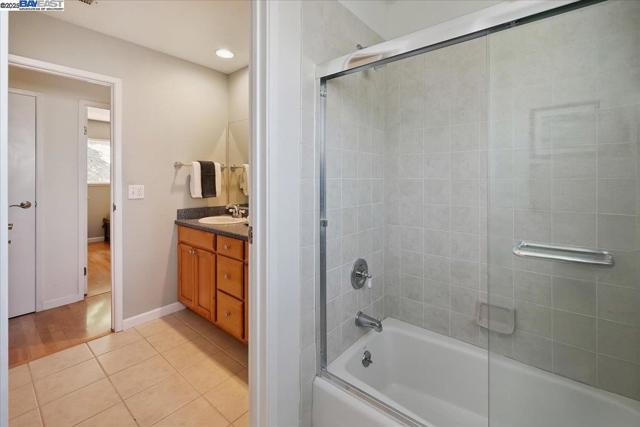 3457 Hackamore Dr, Hayward CA: https://media.crmls.org/mediaz/59db40e8-cbef-4339-ac55-b1a05272d715.jpg