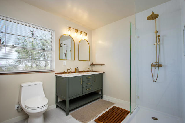 57349 Mesa Drive, Yucca Valley CA: https://media.crmls.org/mediaz/59dbb32c-0f76-44b0-b290-2a982b72f936.jpg