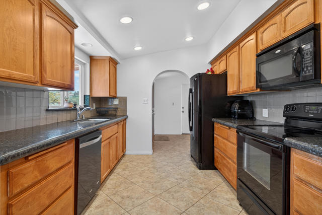 7504 Balsa Avenue, Yucca Valley CA: https://media.crmls.org/mediaz/59dc74ea-b7de-4f86-aca8-abc5cdbb4ae6.jpg