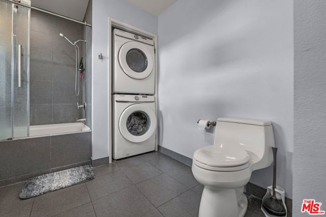 1234 Wilshire Boulevard, Los Angeles CA: https://media.crmls.org/mediaz/59dc76d4-489e-43db-8a6a-3b91b2964710.jpg
