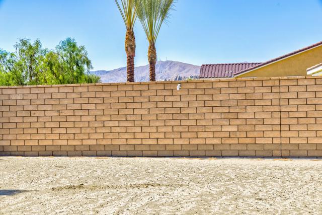 42801 Torno Place, Indio CA: https://media.crmls.org/mediaz/59dd573b-5fb7-4d9a-9053-0ad58adaf232.jpg