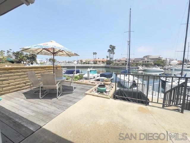 75 Catspaw, Coronado CA: https://media.crmls.org/mediaz/59de036d-3937-4bb4-8c74-b363970cee9a.jpg