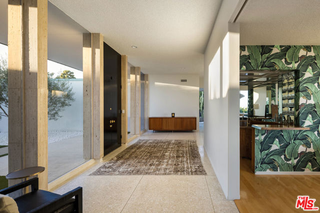 340 Trousdale Place, Beverly Hills CA: https://media.crmls.org/mediaz/59de250b-8fbe-433e-9a51-68c743592058.jpg