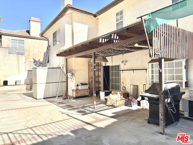 1137 Eagle Vista Drive, Los Angeles CA: https://media.crmls.org/mediaz/59de2869-0f61-4463-8b01-c19002e710ef.jpg