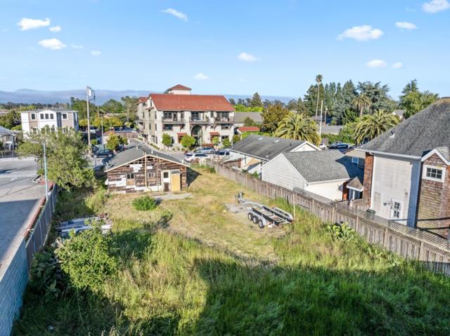 719 Darwin Street, Santa Cruz CA: https://media.crmls.org/mediaz/59de3e0c-8aad-4baf-9af7-757d3a9c768d.jpg