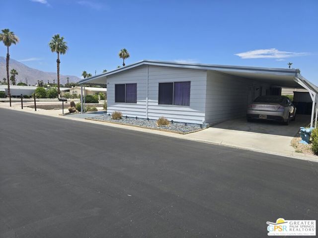 274 Encino Drive, Palm Springs CA: https://media.crmls.org/mediaz/59deddac-ee54-4169-904d-8549ae83cfba.jpg