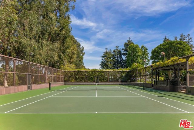570 S Mapleton Drive, Los Angeles CA: https://media.crmls.org/mediaz/59df1880-d63d-424a-bad4-27cc86cb7390.jpg