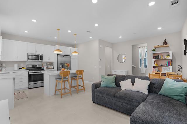 1221 Sunrise View, San Marcos CA: https://media.crmls.org/mediaz/59df302a-5091-40db-86b1-99cee51e4ed2.jpg