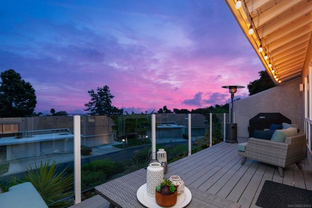 2071 Caminito Circulo Norte, La Jolla CA: https://media.crmls.org/mediaz/59df5d13-d229-4405-a14b-8c76ff3963ee.jpg