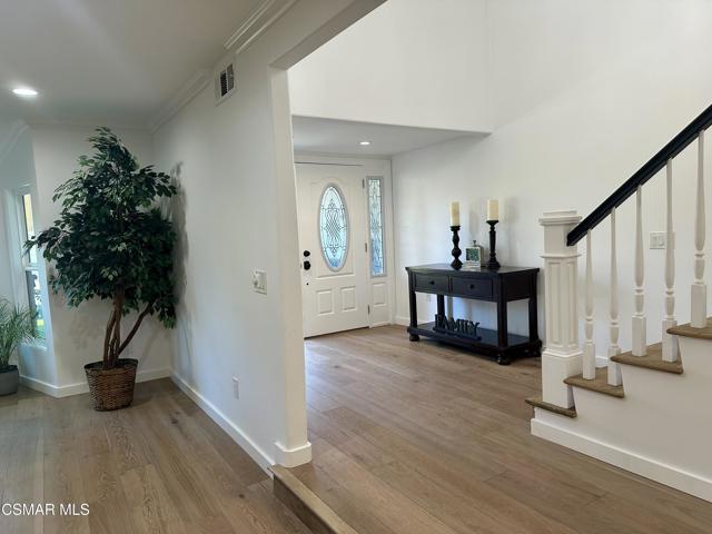 31923 Watergate Court, Westlake Village CA: https://media.crmls.org/mediaz/59df8544-e8e4-4269-bb62-73597b545d48.jpg