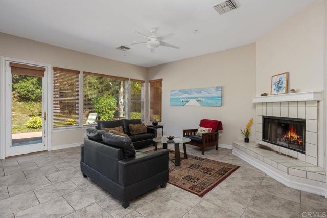 Detail Gallery Image 6 of 36 For 435 Sandalwood Ct, Encinitas,  CA 92024 - 4 Beds | 2/1 Baths