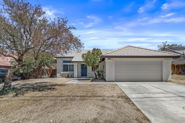 67618 Loma Vista Road, Desert Hot Springs CA: https://media.crmls.org/mediaz/59e07eb8-9c31-4ae0-9f14-223a16638966.jpg