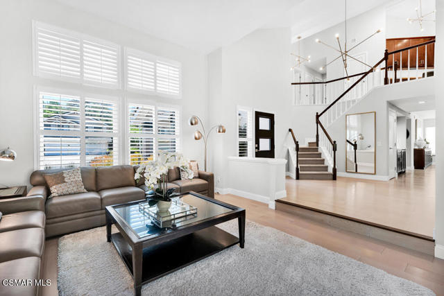 751 Lynnmere Drive, Thousand Oaks CA: https://media.crmls.org/mediaz/59e09c3d-3b19-4fc5-bc10-dcd44f7770fb.jpg