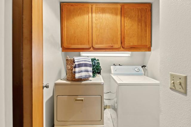 461 Dela Vina Avenue, Monterey CA: https://media.crmls.org/mediaz/59e0f028-687b-4f40-9515-e6fd397632df.jpg