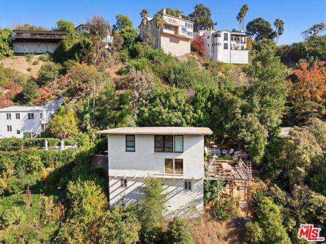 1311 Braeridge Drive, Beverly Hills CA: https://media.crmls.org/mediaz/59e1754c-9f75-4d1a-9d73-b3c94bbacd02.jpg