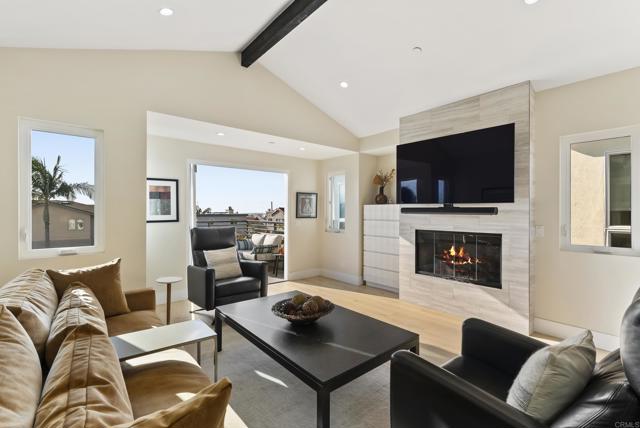 Detail Gallery Image 4 of 20 For 2319 Cambridge, Cardiff By The Sea,  CA 92007 - 3 Beds | 3/1 Baths