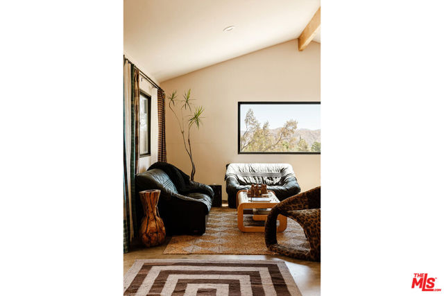 11051 Pinon Avenue, Morongo Valley CA: https://media.crmls.org/mediaz/59e21926-37f8-46fa-85ff-eead82fbae7f.jpg