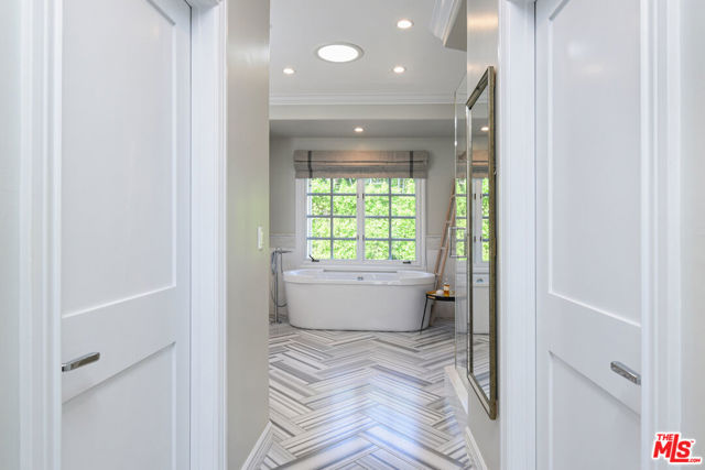 5449 S Rim Street, Thousand Oaks CA: https://media.crmls.org/mediaz/59e2296b-e8d2-42fe-9daa-3d0f4d7759a7.jpg