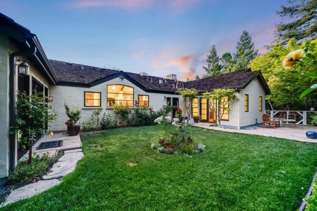 11510 Summit Wood Road, Los Altos Hills CA: https://media.crmls.org/mediaz/59e32cec-6751-4419-be21-a24ca4e0ecba.jpg