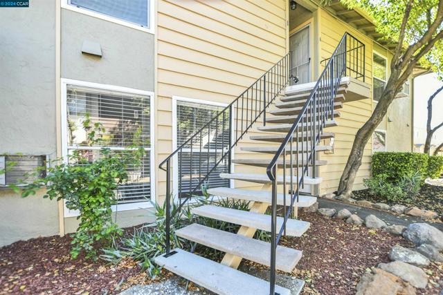 Image 17 of 37 For 2236 Hillsborough Ct