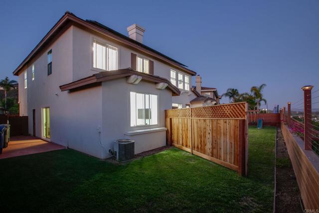 1438 Dolphin Court, San Marcos CA: https://media.crmls.org/mediaz/59e3e694-83dc-4a4c-8218-75679aa4c71f.jpg