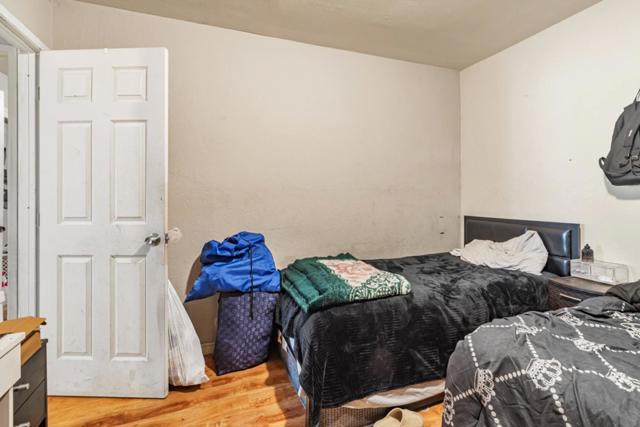 748 Clara Street, Oakland CA: https://media.crmls.org/mediaz/59e44205-cd2b-4821-a8da-9de3cae0aafa.jpg