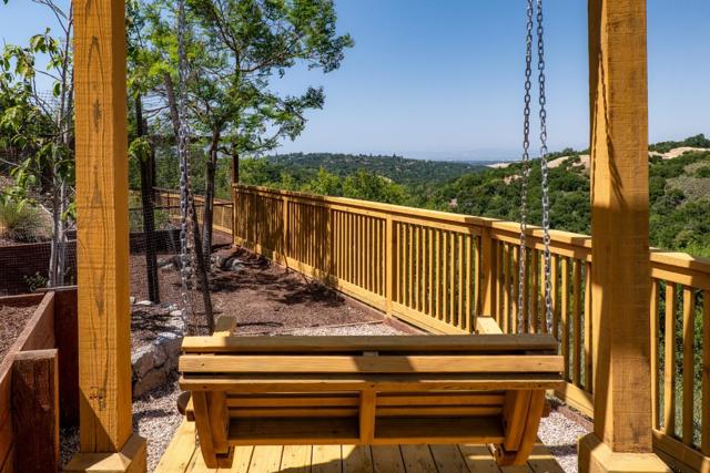 5 Redberry, Portola Valley CA: https://media.crmls.org/mediaz/59e45d1b-fef7-4b1f-8394-e676bff034e7.jpg