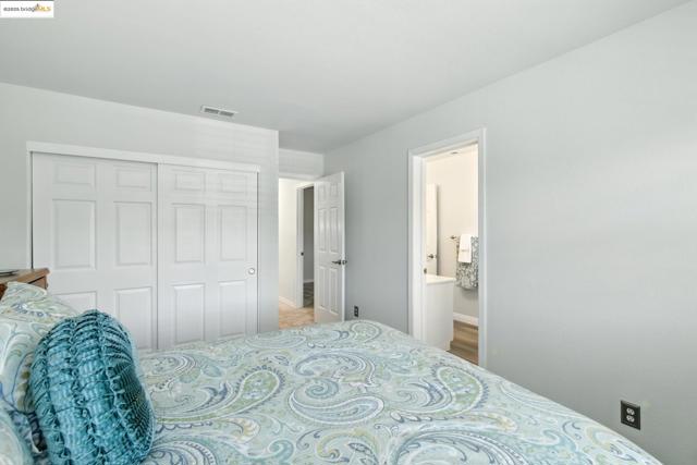 2201 Mark Twain Drive, Antioch CA: https://media.crmls.org/mediaz/59e5de91-f32d-479e-aff6-2d2d605539b1.jpg