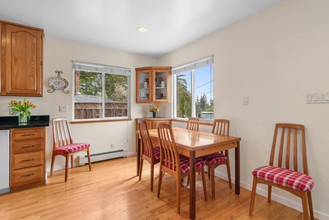 520 Tabor Drive, Scotts Valley CA: https://media.crmls.org/mediaz/59e6eed2-a3f6-4110-a39f-d88bd602aeef.jpg