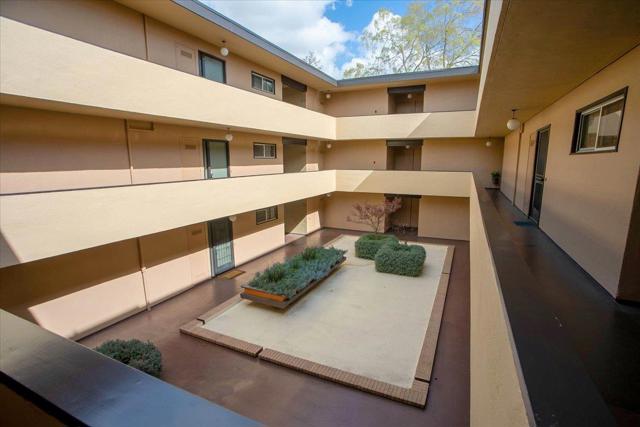 455 Grant Avenue, Palo Alto CA: https://media.crmls.org/mediaz/59e733fa-0732-4a4f-97d1-b1a094cbf5e1.jpg