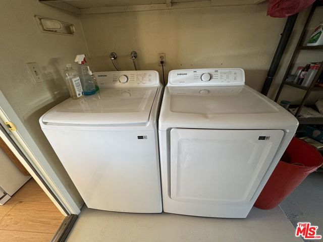 7756 Sailboat Circle, Huntington Beach CA: https://media.crmls.org/mediaz/59e824db-4e39-49e9-bd27-ecb7721f6bbb.jpg