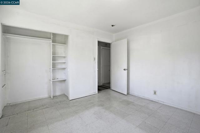 1990 Sunshine Dr, Concord CA: https://media.crmls.org/mediaz/59e88bca-445d-4ae2-9322-86a58b10867e.jpg