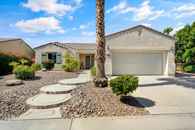 81193 Avenida Tres Lagunas, Indio CA: https://media.crmls.org/mediaz/59e8914c-39d7-4ea6-94ce-395185c86e7c.jpg