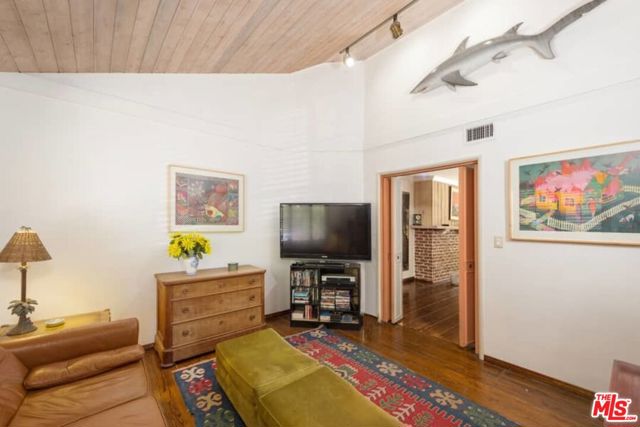 3480 MANDEVILLE CANYON Road, Los Angeles CA: https://media.crmls.org/mediaz/59e8c552-e3bb-4697-8685-404dbd4feeeb.jpg