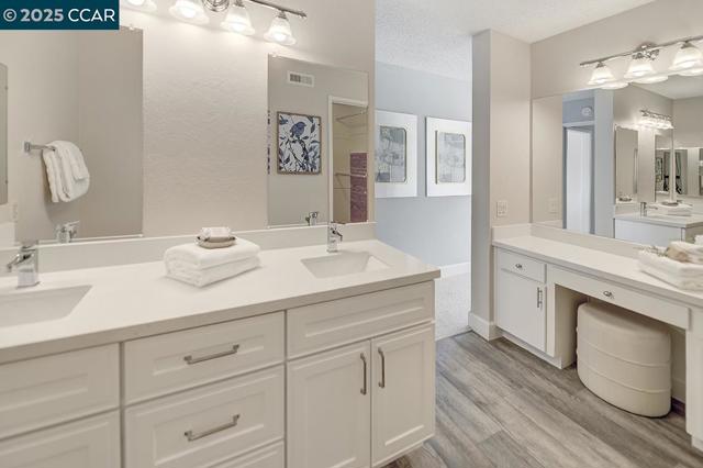 3288 Terra Granada Dr, Walnut Creek CA: https://media.crmls.org/mediaz/59e8ce9a-b631-4d3a-99e6-b49df31afb0d.jpg