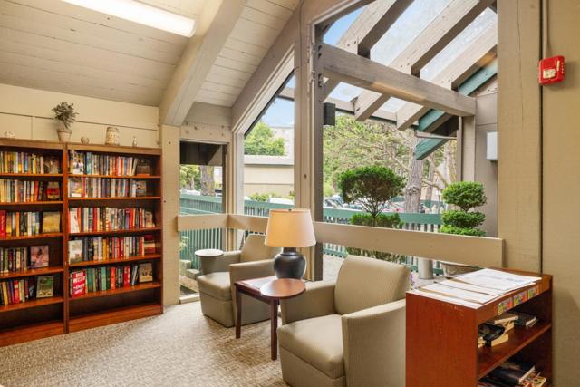 385 Mandarin Drive, Daly City CA: https://media.crmls.org/mediaz/59e946b1-9a69-41f2-a837-9c9ea6c72228.jpg
