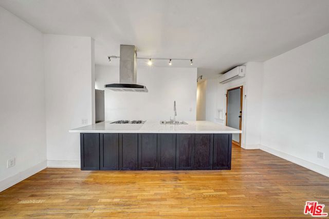 1216 N Kenmore Avenue, Los Angeles CA: https://media.crmls.org/mediaz/59e9918e-ba07-44b8-bbf0-a439406b9bb8.jpg