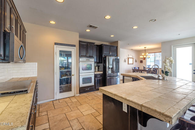 Detail Gallery Image 17 of 39 For 9570 Chamberlain St, Ventura,  CA 93004 - 4 Beds | 2/1 Baths