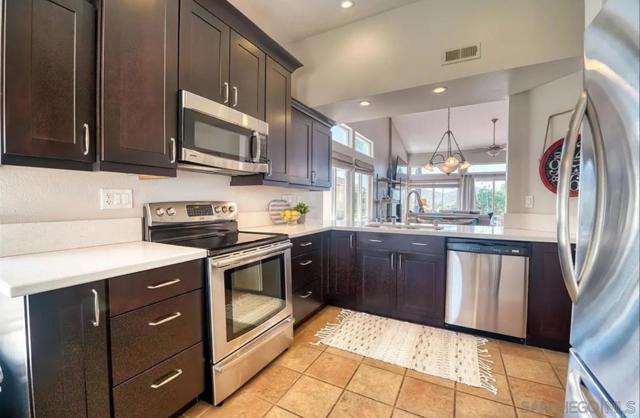 15852 Caminito Cercado, San Diego CA: https://media.crmls.org/mediaz/59eb8d07-8426-40d5-8ab3-0143366790bb.jpg