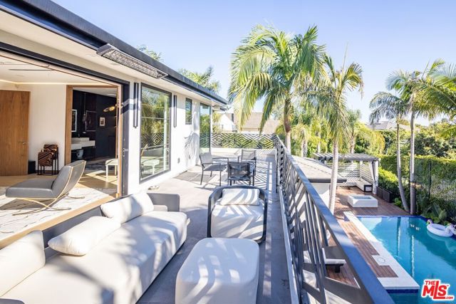 2717 Motor Avenue, Los Angeles CA: https://media.crmls.org/mediaz/59eb9264-28c5-4e91-820b-d451e332d73f.jpg