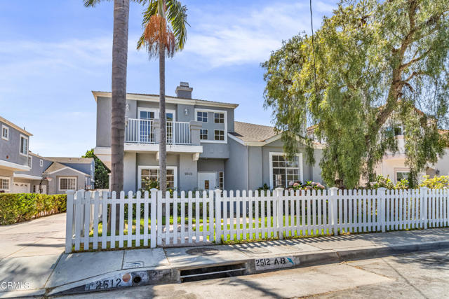 Detail Gallery Image 1 of 43 For 2512 Huntington Ln a,  Redondo Beach,  CA 90278 - 4 Beds | 2/1 Baths