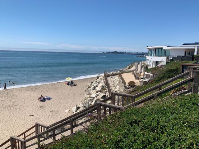 21130 E Cliff Drive, Santa Cruz CA: https://media.crmls.org/mediaz/59ec12fb-9381-413d-9356-fc70da8a95cb.jpg