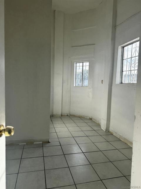 2980 K St, San Diego CA: https://media.crmls.org/mediaz/59ec8052-d52f-4b21-9aaf-2fb76a053da5.jpg