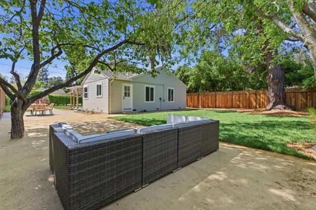 577 Green Manor Court, Palo Alto CA: https://media.crmls.org/mediaz/59ecb34d-3959-4caa-87ab-47c0affa844e.jpg