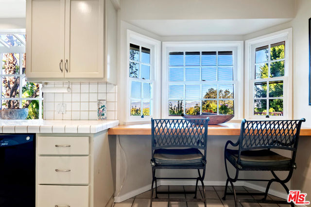 15213 Del Gado Drive, Sherman Oaks CA: https://media.crmls.org/mediaz/59ed63a2-4aa9-42be-aa5b-1d4e6ea9259c.jpg