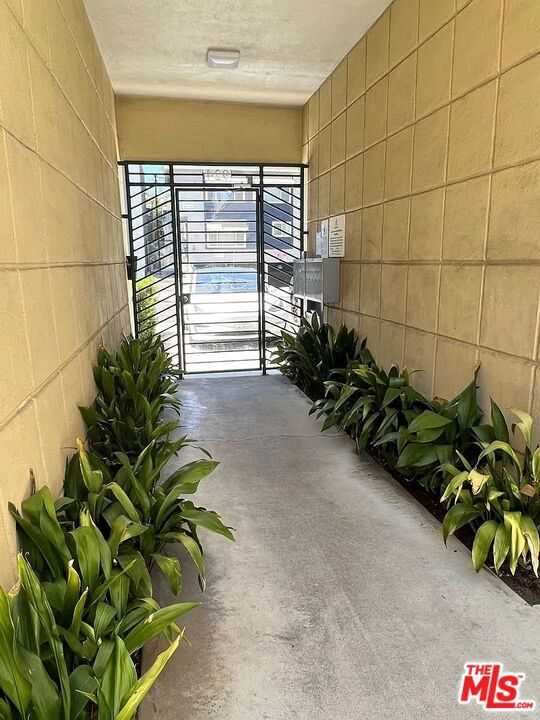 924 N Curson Avenue #4