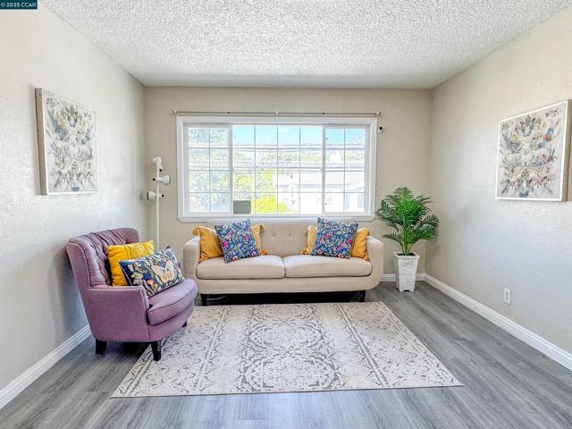 1712 Marin, Vallejo CA: https://media.crmls.org/mediaz/59efad41-c162-4a5e-a512-a6861c176529.jpg